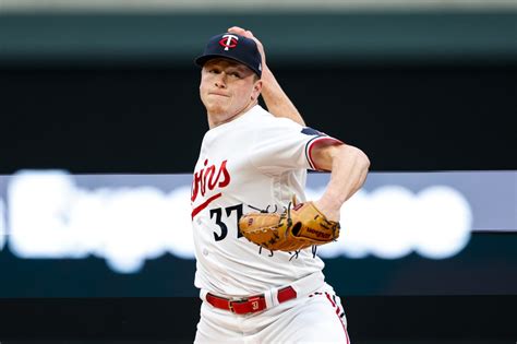 Twins, Carlos Correa struggle at the plate in 6-1 loss to Padres